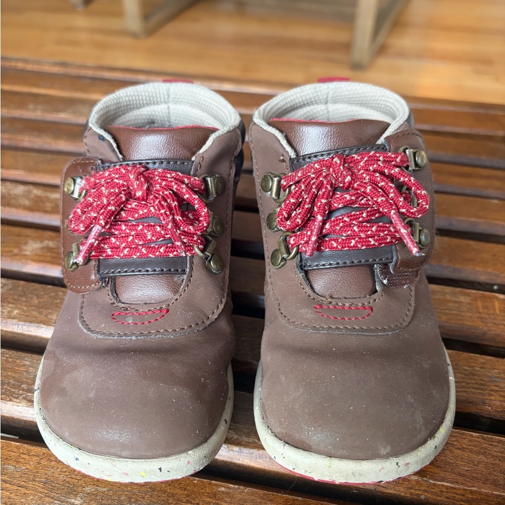 Merrell boots Brown Kids Shoes with Red Laces 9.5